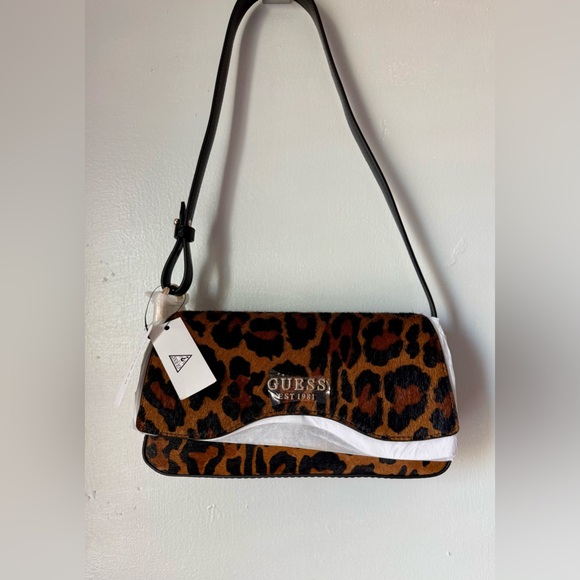 Guess Domitila Mini Over Flap Shoulder Women Bag in Leopard - Picture 5 of 7